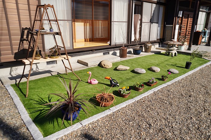 庭を整地して人工芝を敷く（DIY初心者でもできた！） | もじゃロックの 